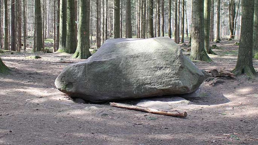 Rokkestenen i Almindingen