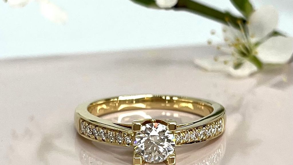 Kleopatra ring m/ diamant