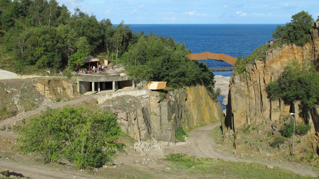 Shelter og bro i Vang Granitbrud