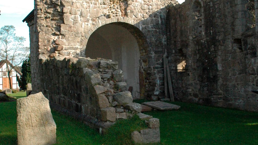 Østermarie Kirkeruin