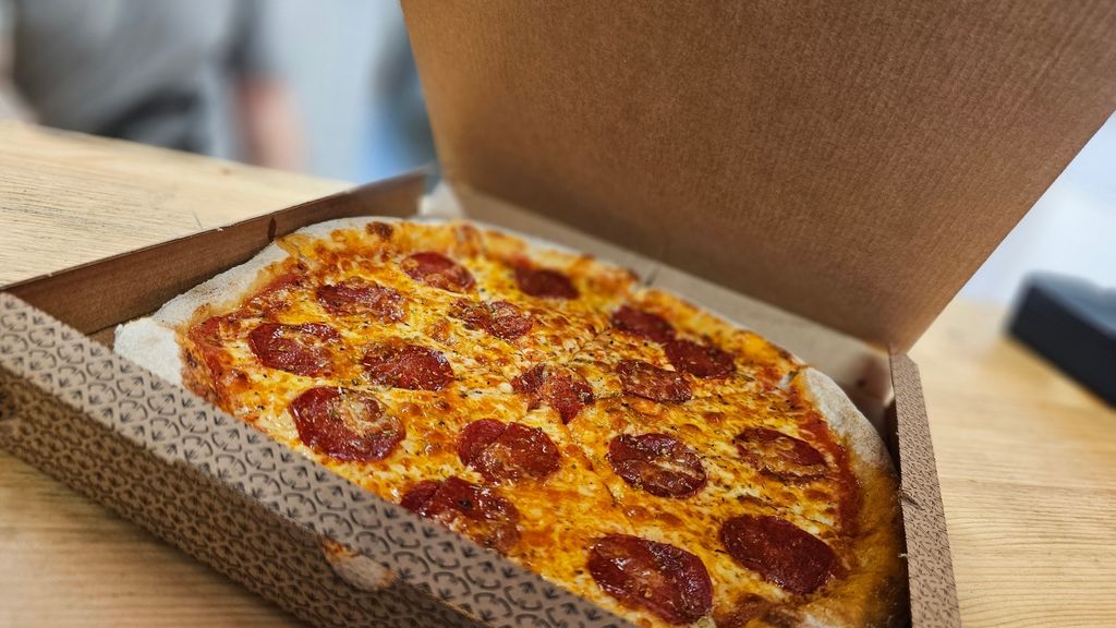 Pizza med pepperoni