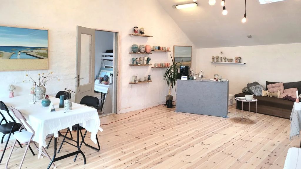 Café-salg og udstilling i Årsdale