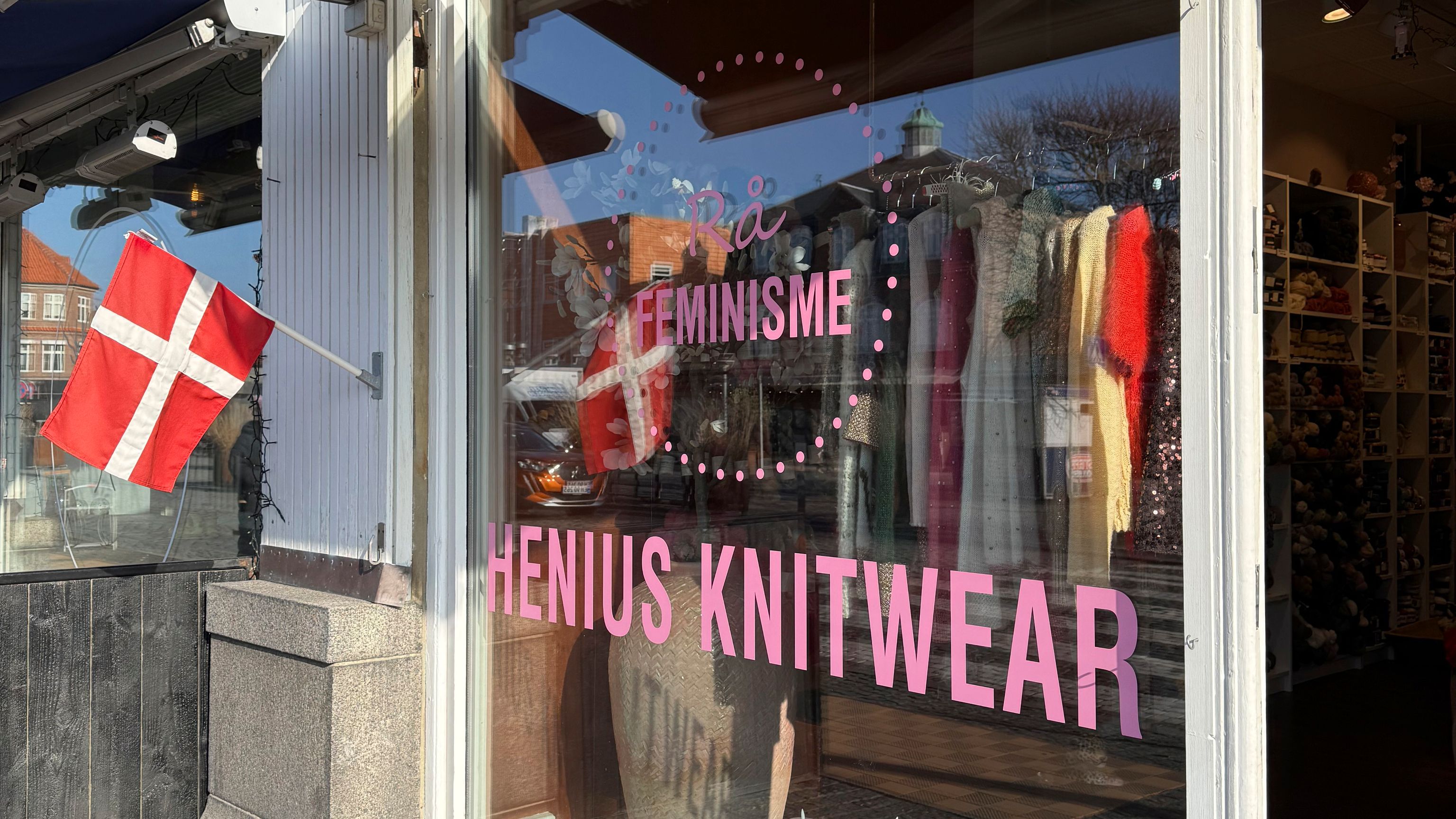 Henius Knitwear