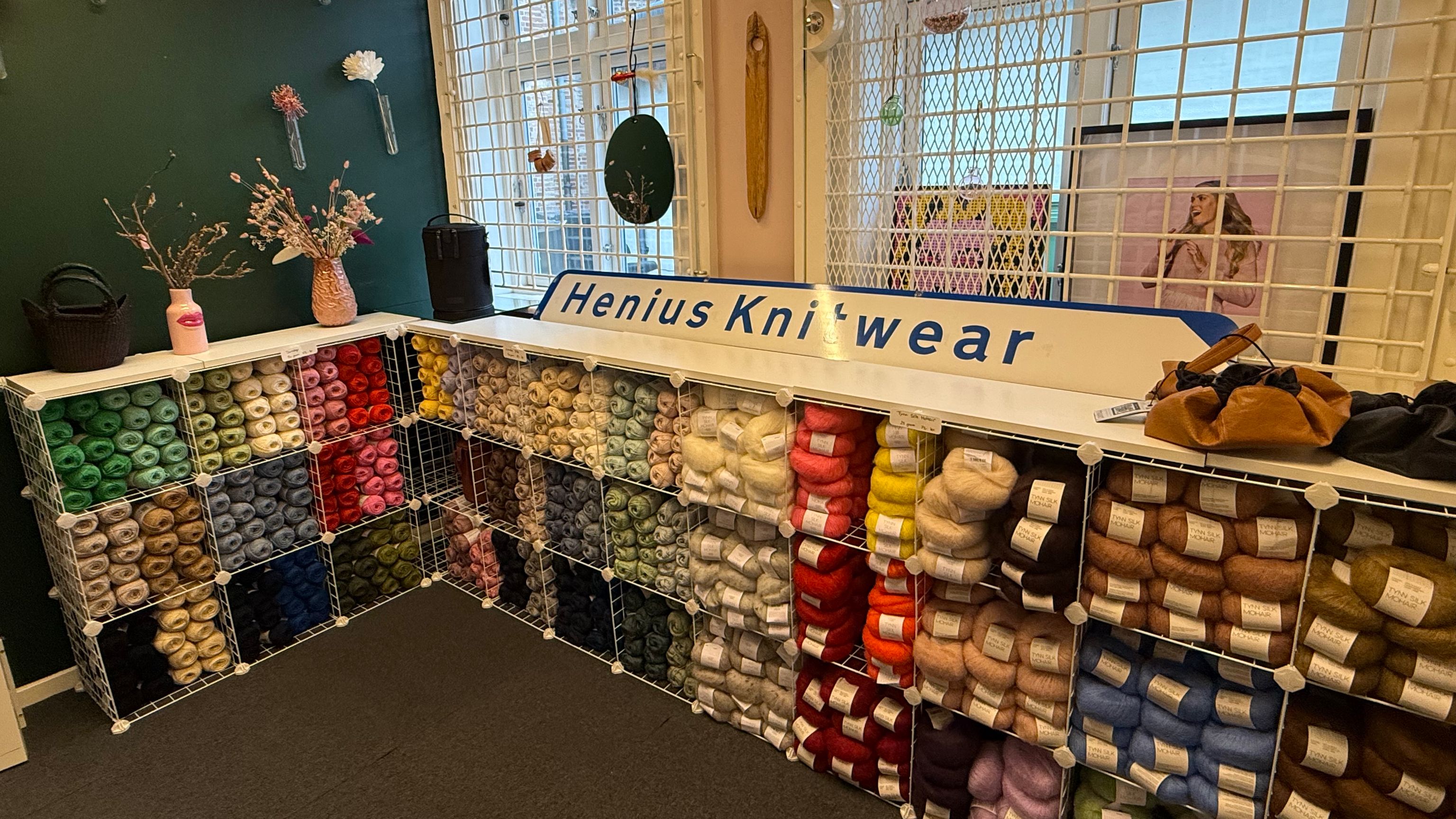 Henius Knitwear