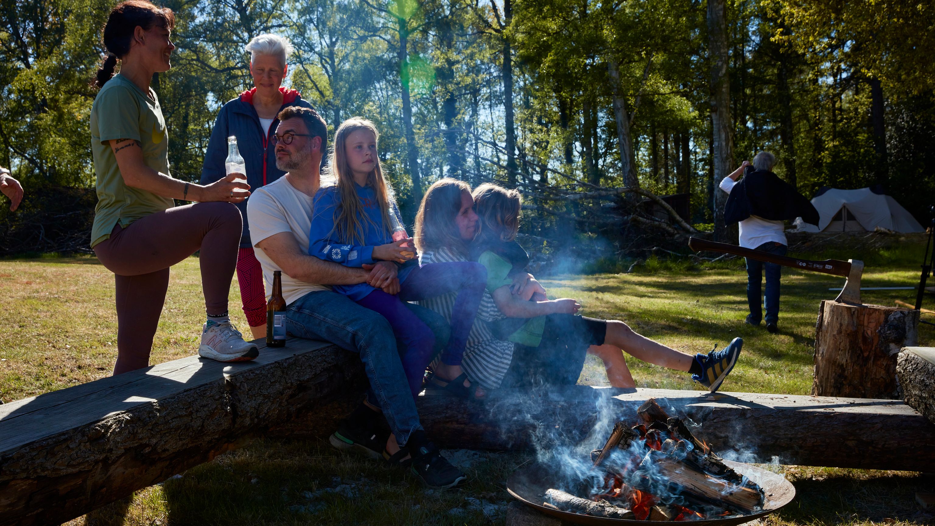 Hygge omkring bålet