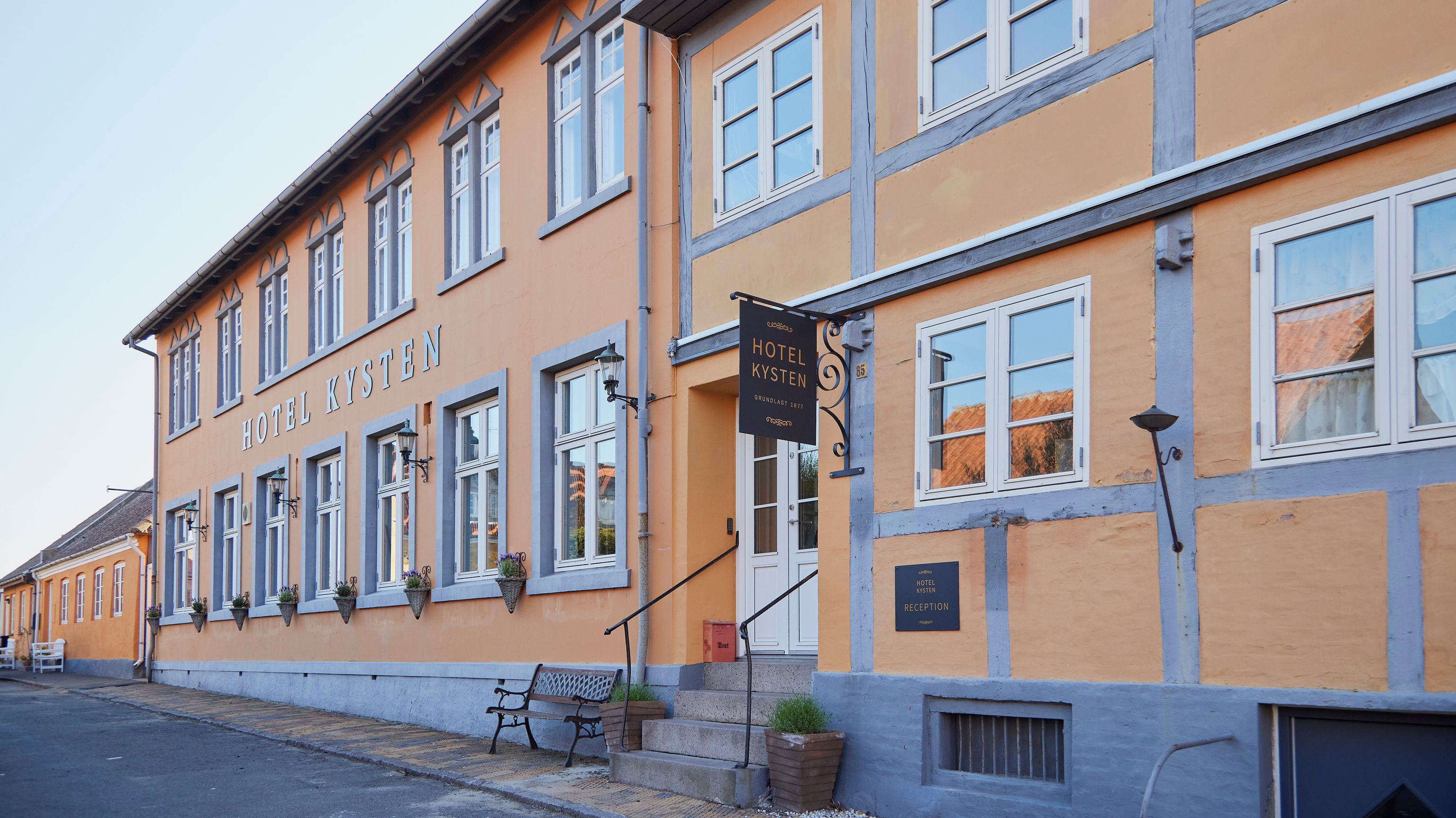 Hotel main entrance
