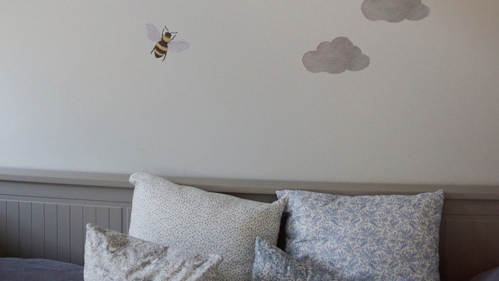 CHARLiES ROOM