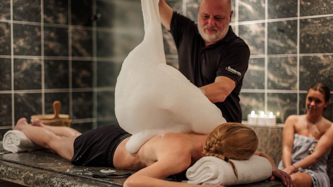 Hamambehandling i Griffen Spa