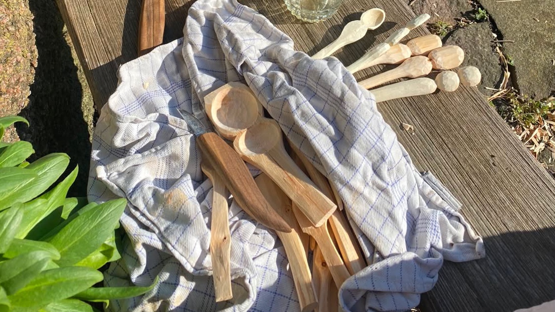 Holzlöffel in der Sonne