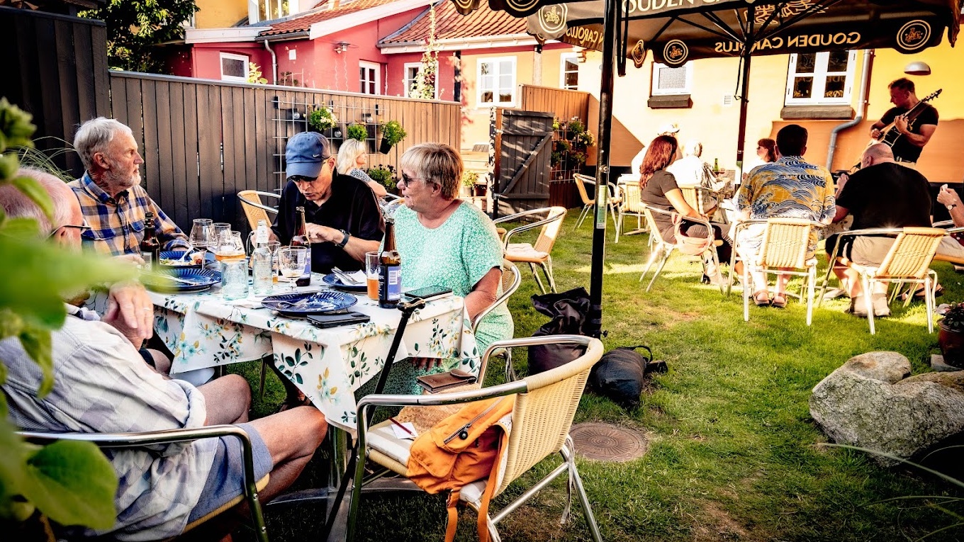 Udeservering med musik