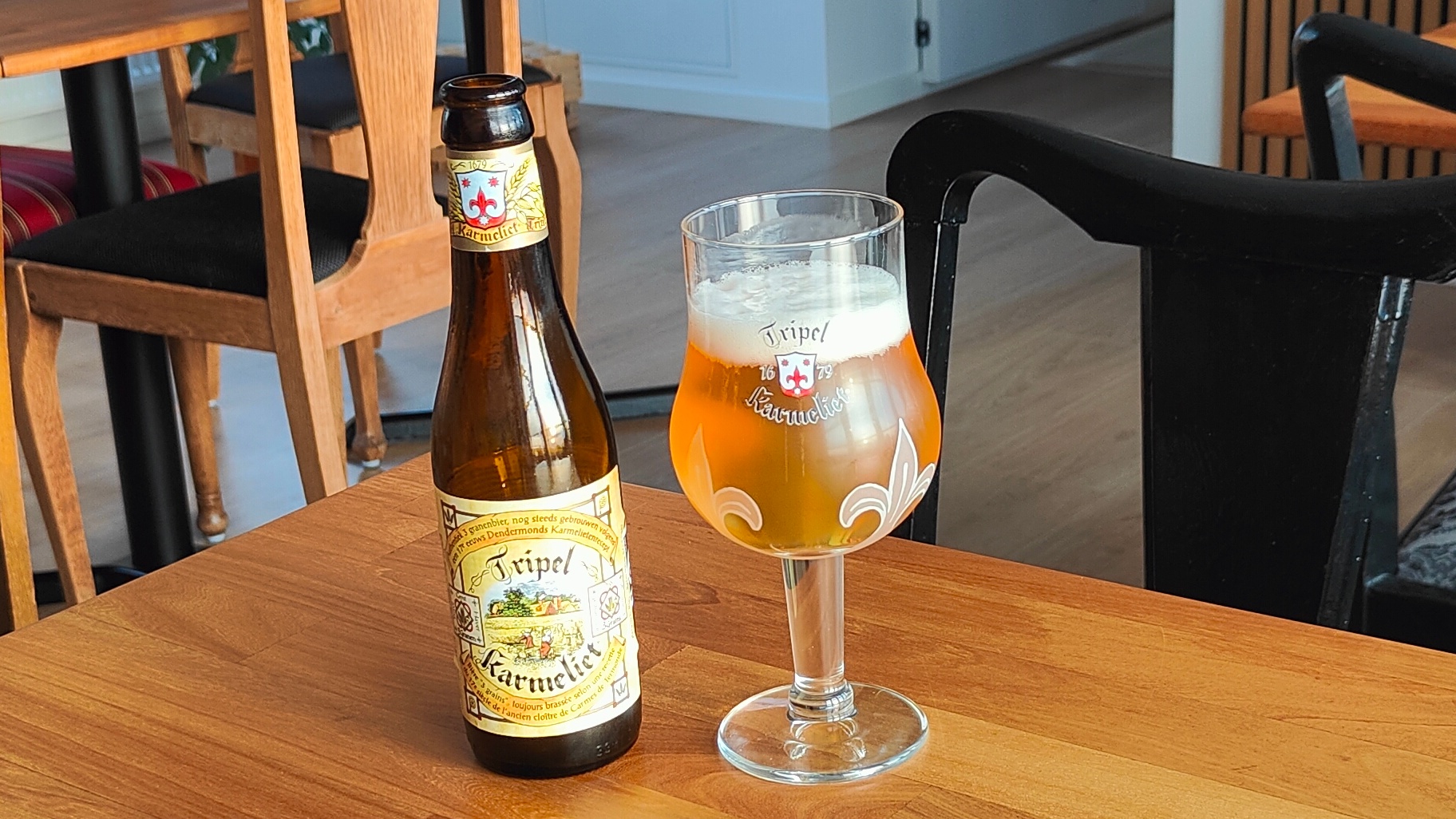 Tripel Karmeliet på bord