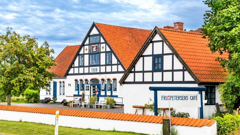 Fru Petersens Café