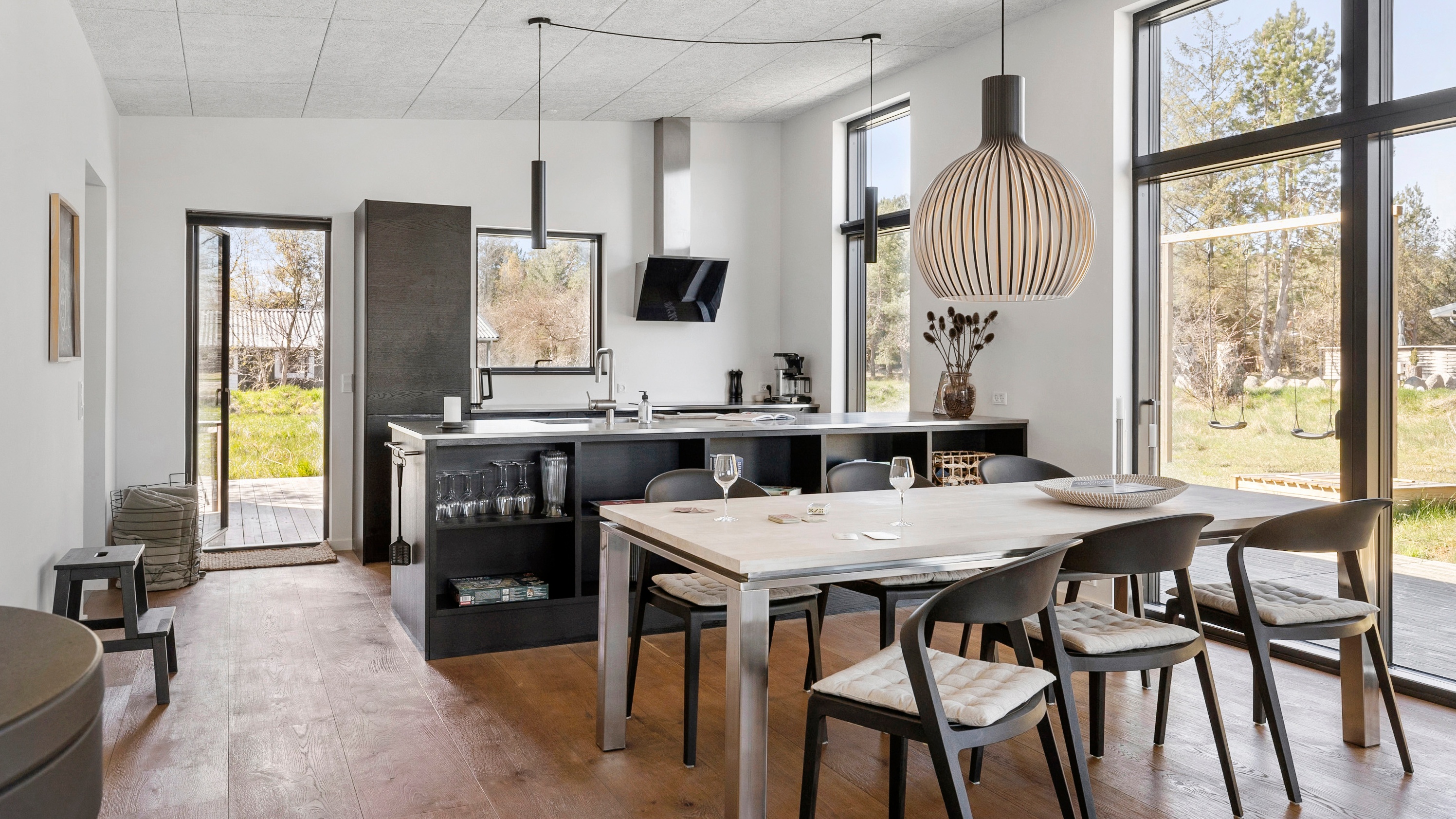 Bright kitchen-diner