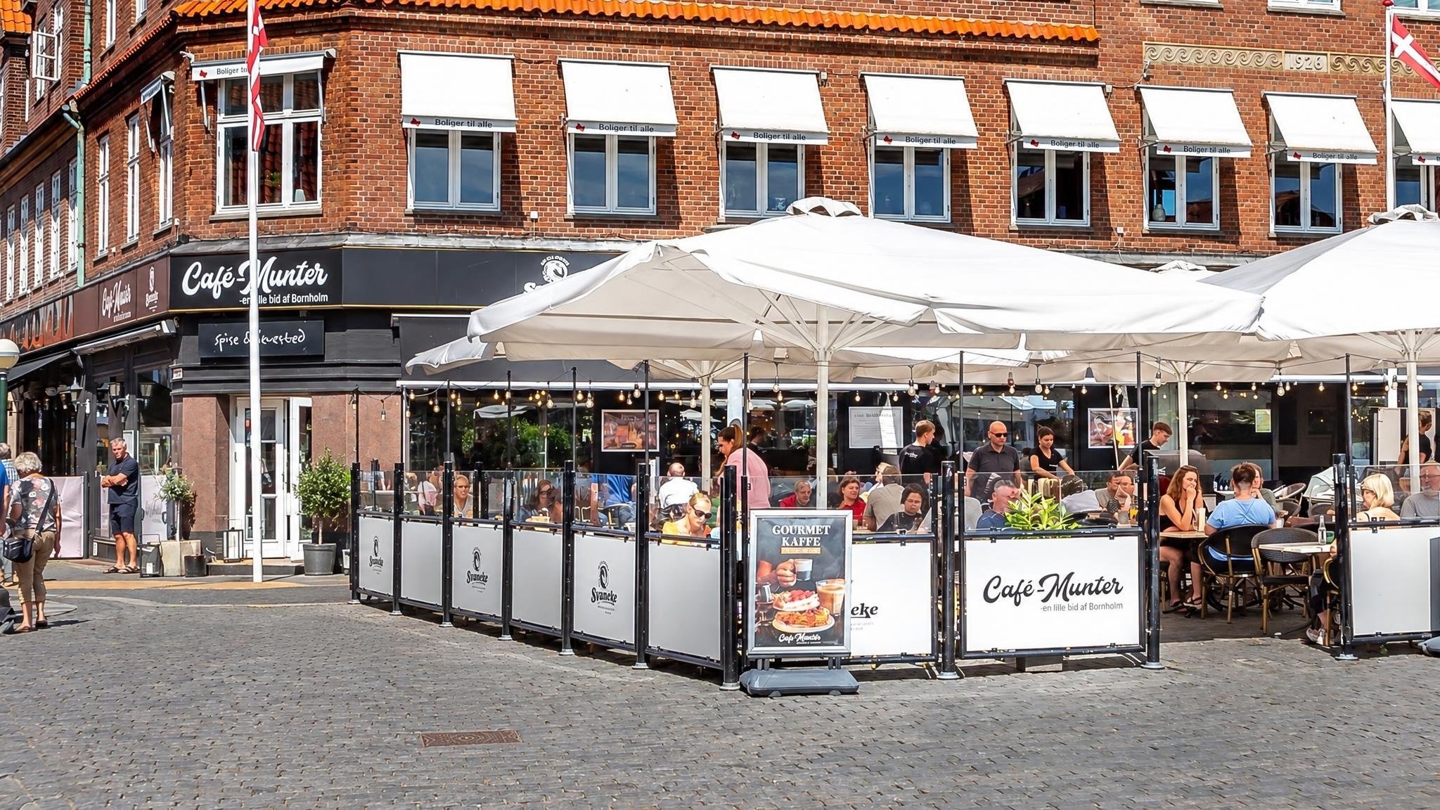 Outdoors at Café-Munter