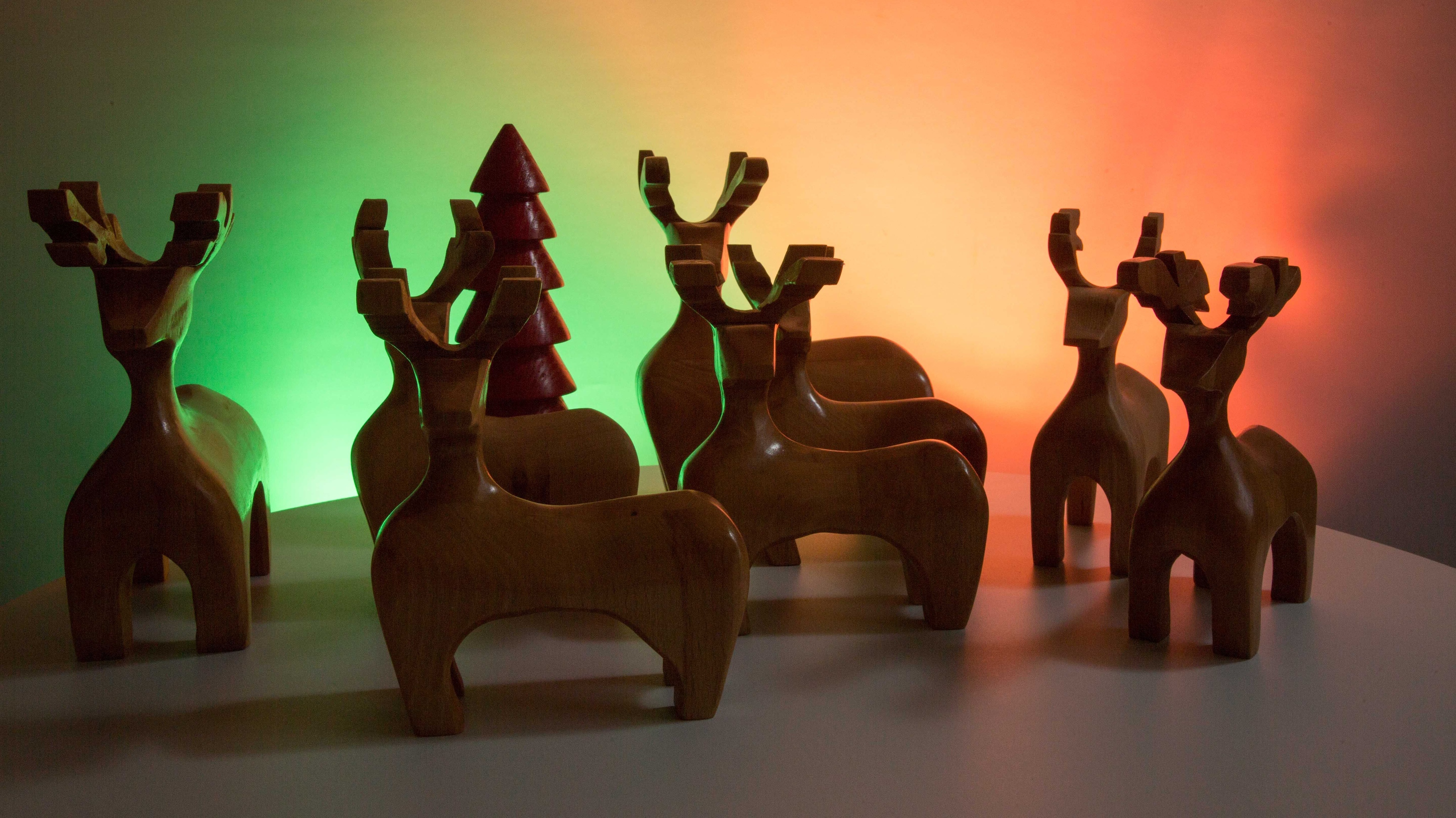 Wood reindeer: Xmas glow