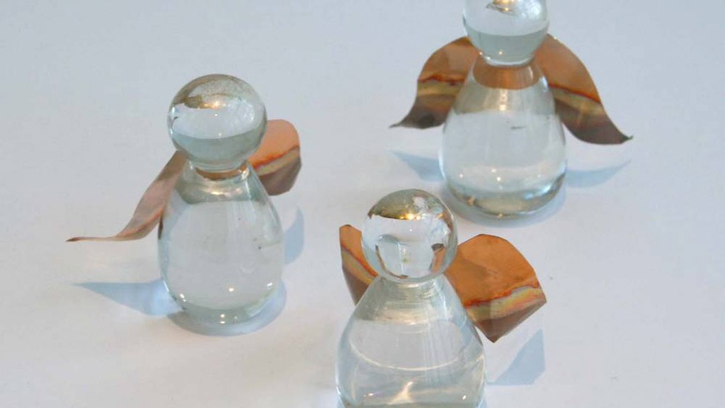 Juleengle i glas fra Glasmuseet Ebeltoft