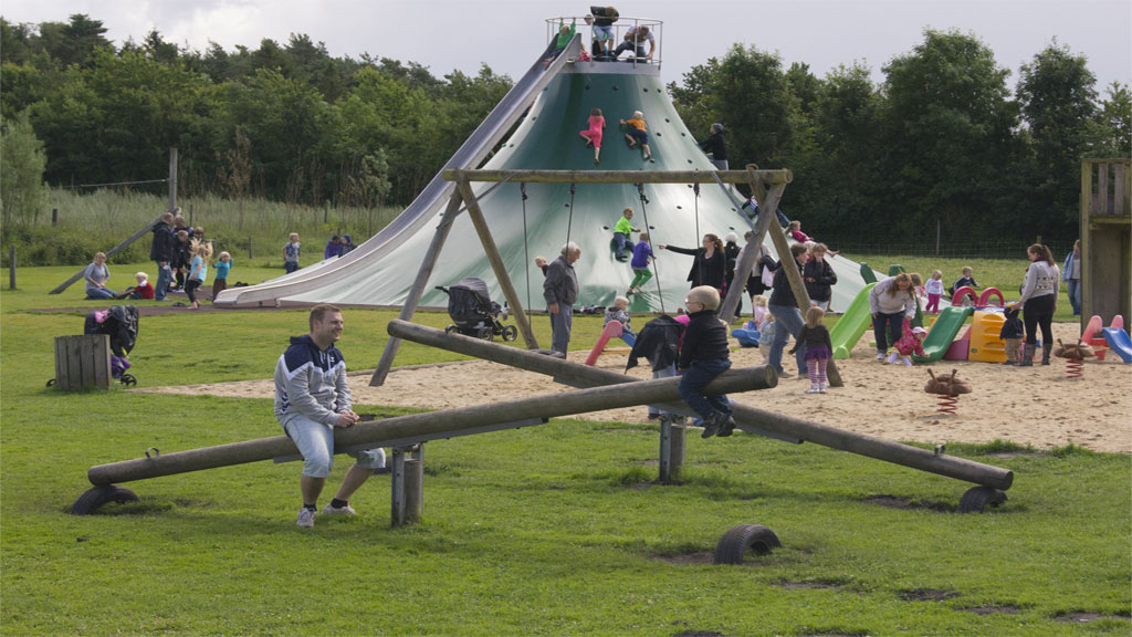 Overnight stay in a Lavvu at Scandinavian Wildlife Park