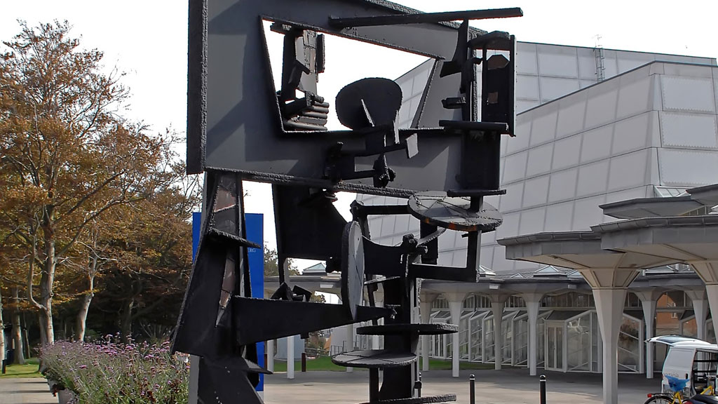 Jernskulptur af Robert Jacobsen i Esbjerg