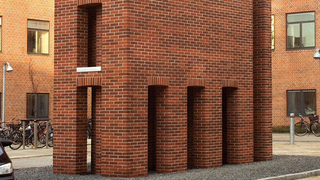 Skulpturen Esbjerg af Per Kirkeby