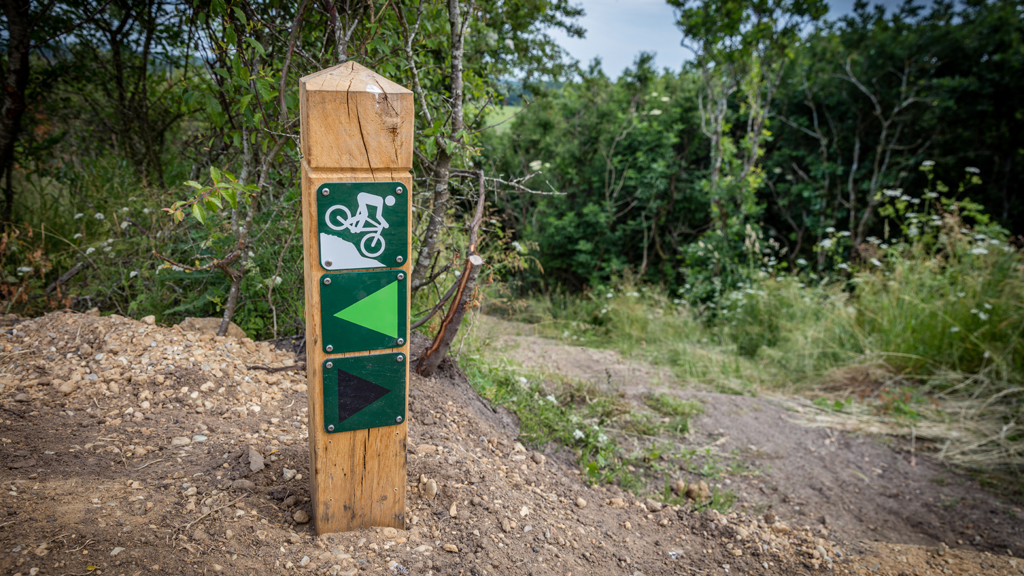 Gleismarkierung auf der MTB-Strecke in Sædding Ådal bei Esbjerg