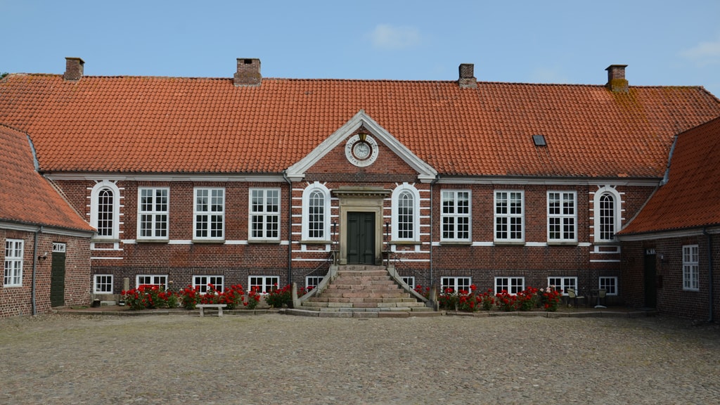 Die Fassade von Bramming Hovedgård