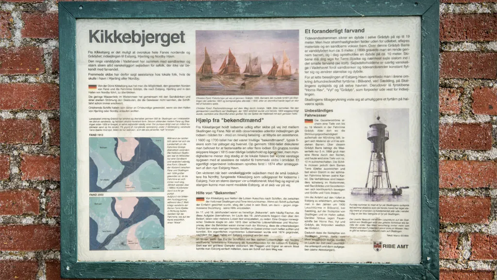 Sign about Kikkebjerg | By the Wadden Sea