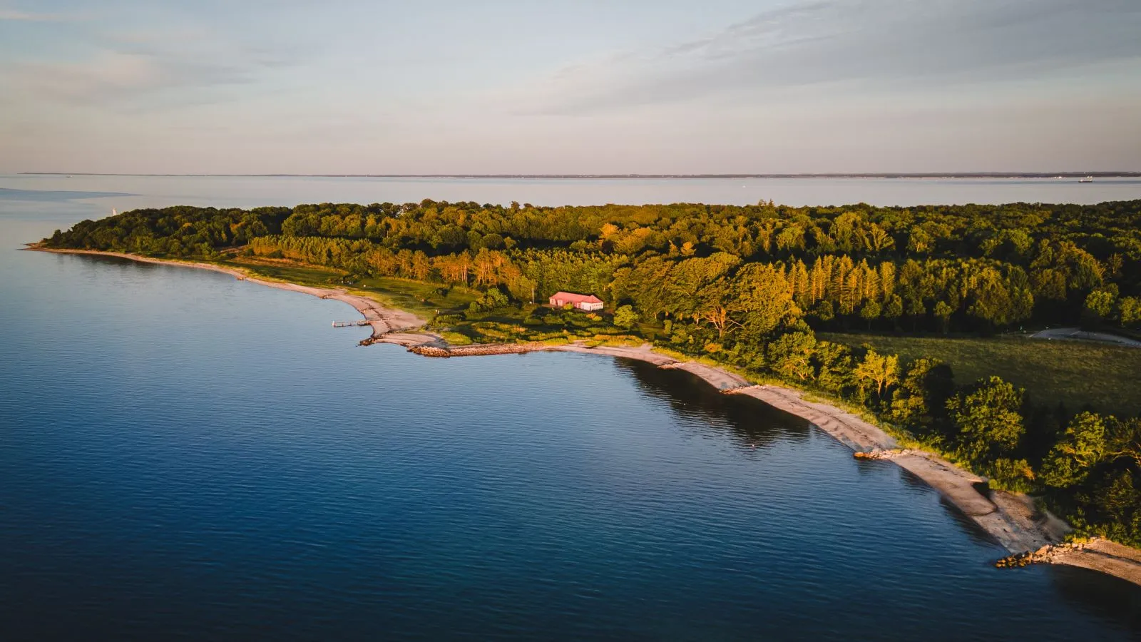 The coast at Trelde Næs.