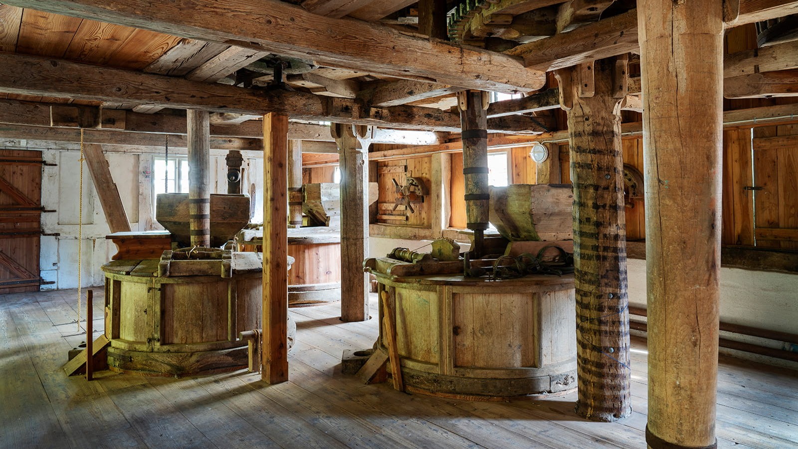 The mill machinery at Gammelby Mill