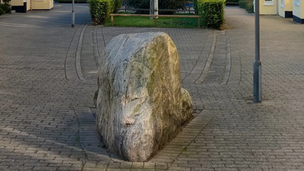 Vikingeskib sten som agterstævn