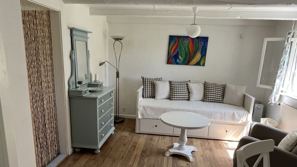 Billede af stuen i annekset ved Horneland