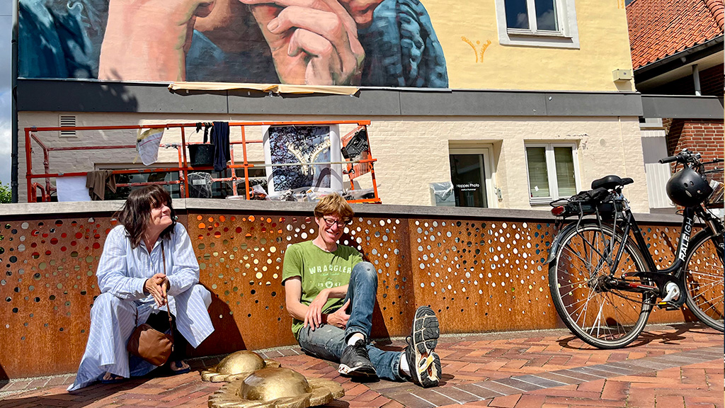 Kunstnerne bag vægmaleri i Ringe