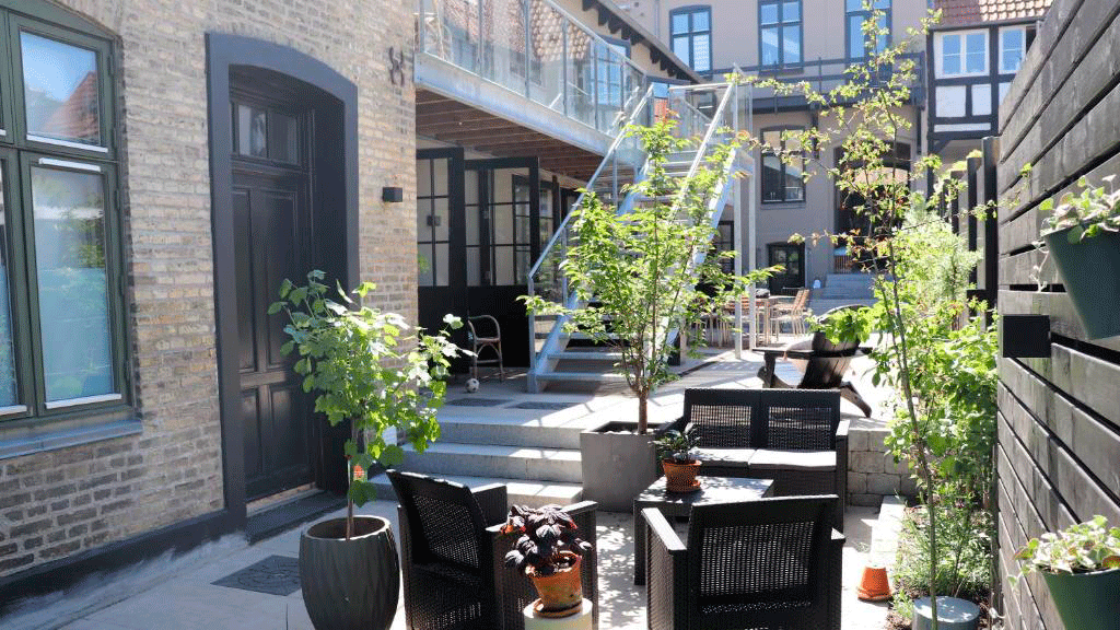 Hotel Petite - Bed & Breakfast