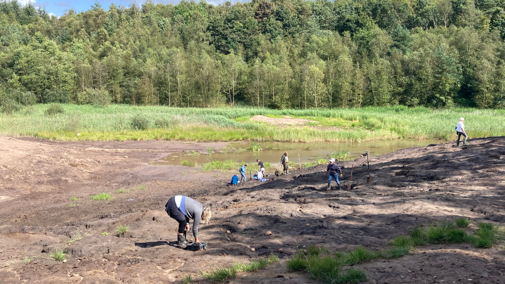 Humans clay pit Gram