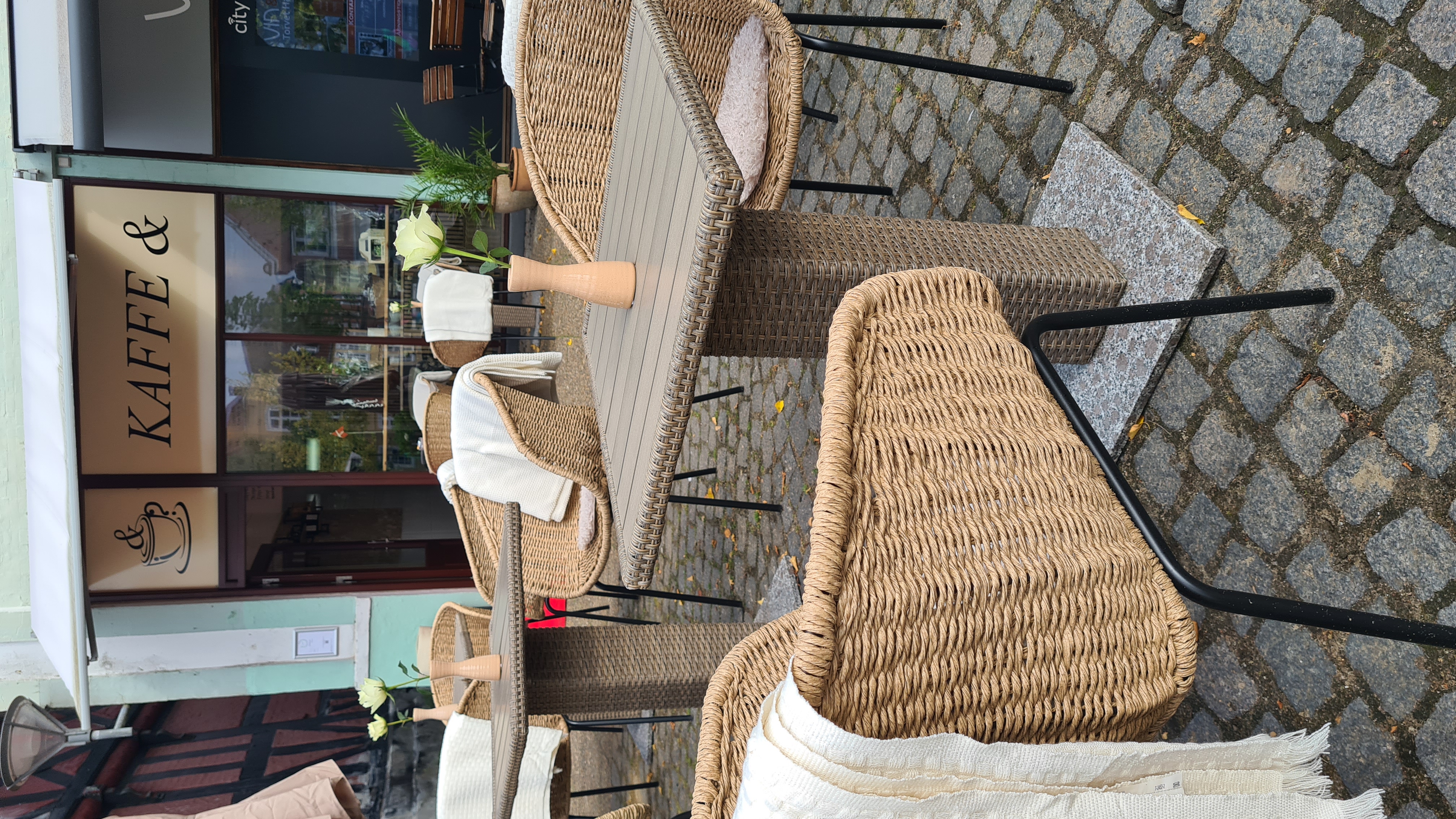 Café & tables