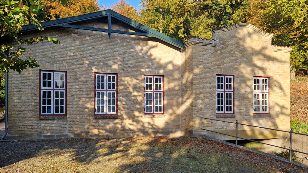 I møllerens fodspor, vandkraftværk