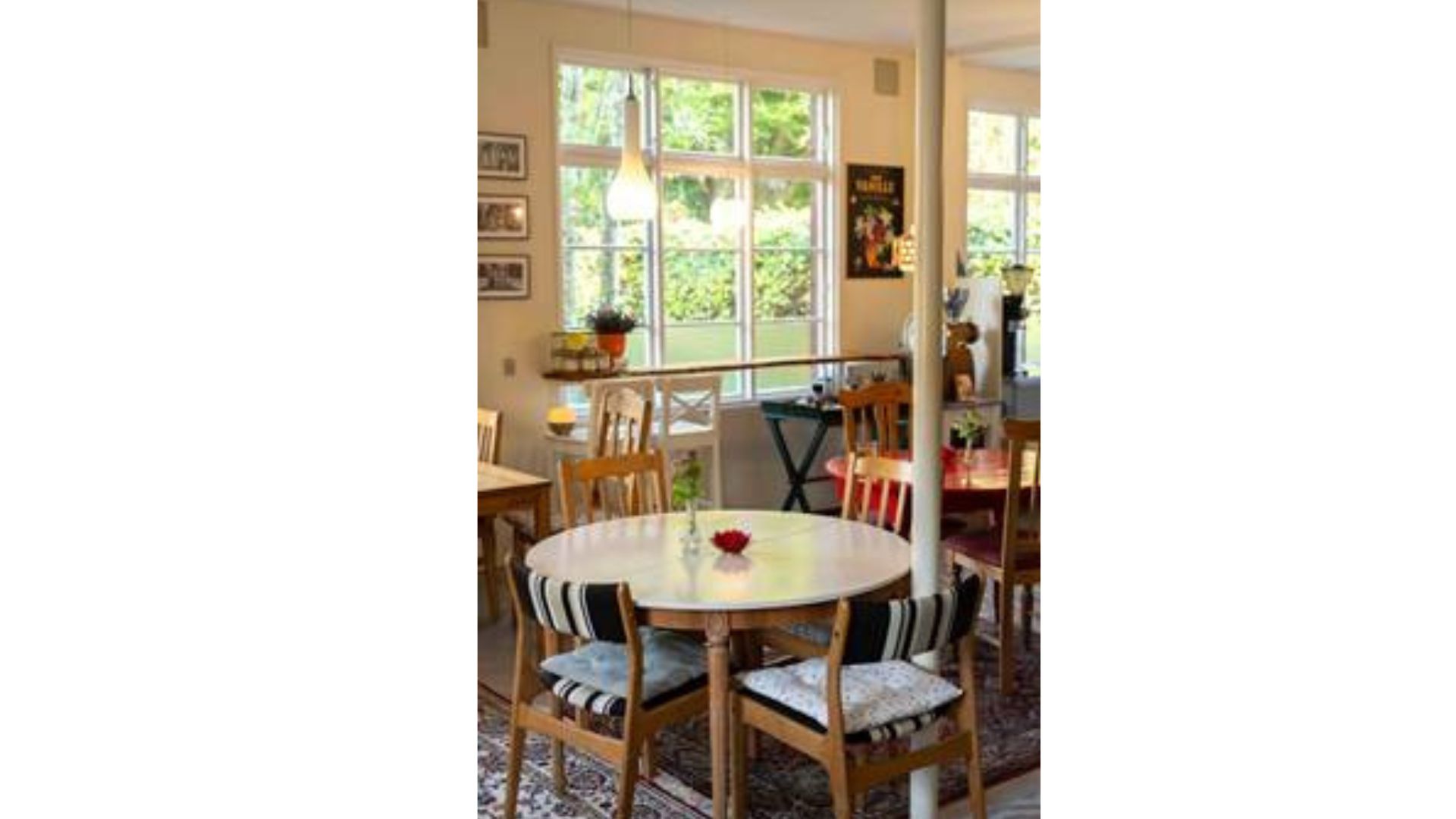 Stensbæk Café innen