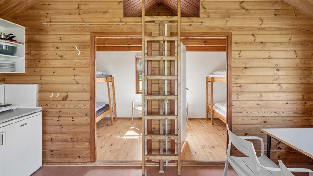 Blick von der Küche auf die Schlafzimmer im Ferienhaus.