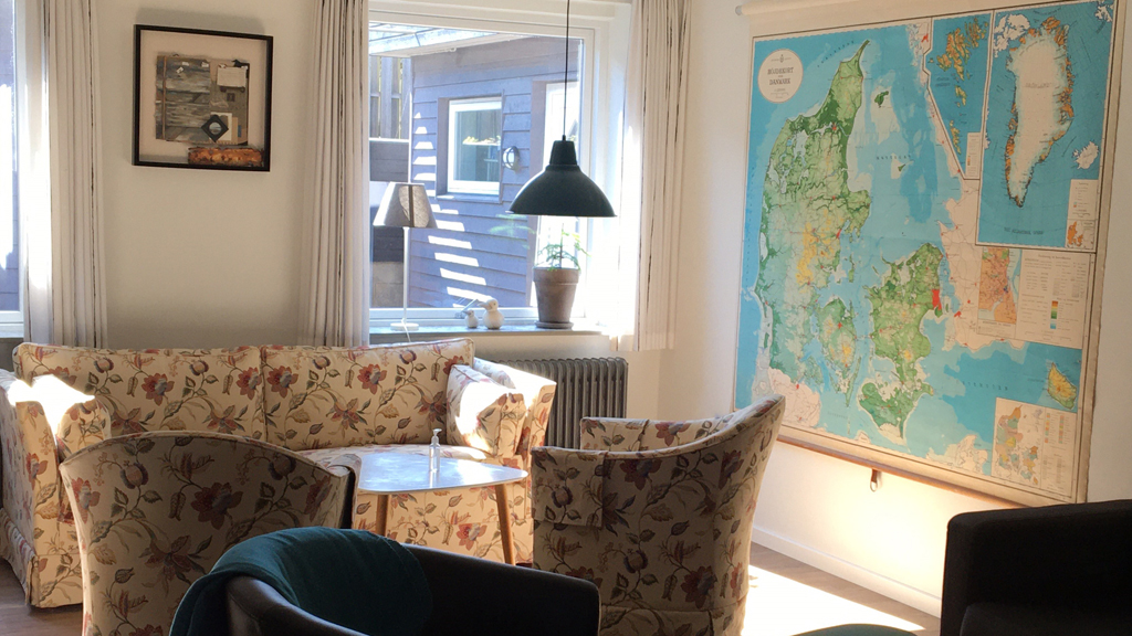 Hotel & Restaurant by the Sea