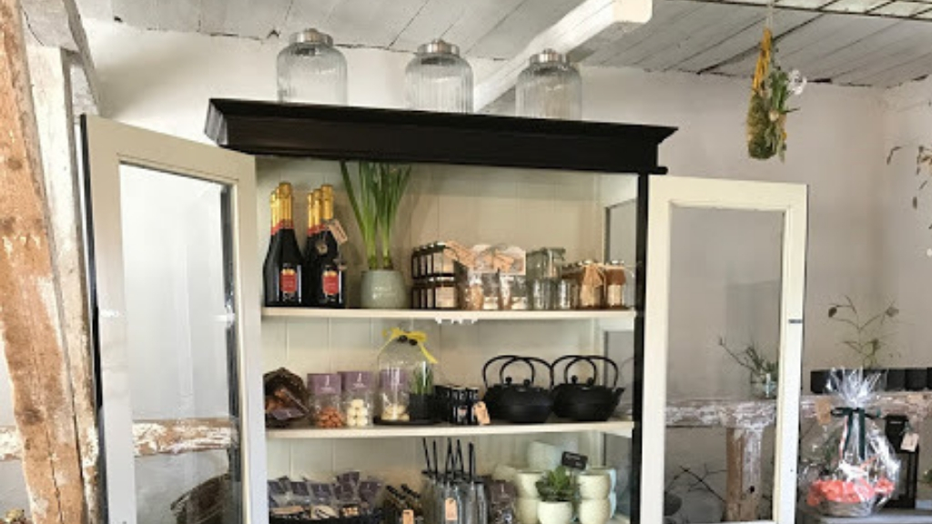Interior design and delicacies at the farm shop in Jyderup Præstegård