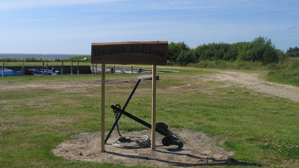 The hiking trail between Damhus Å Harbour and Harpøth Harbour