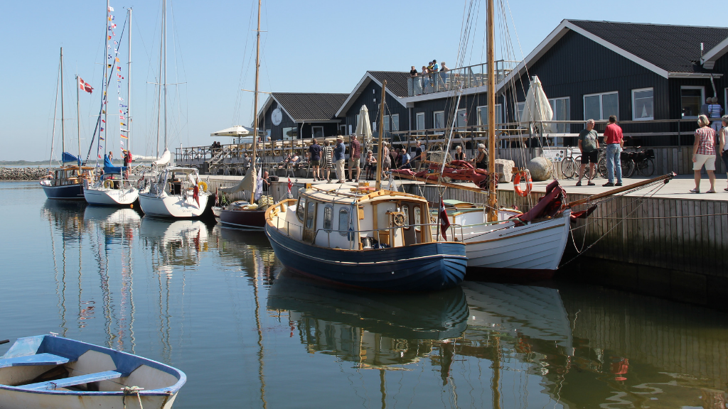 Stay on a boat in Handbjerg Marina - alternative accommodation