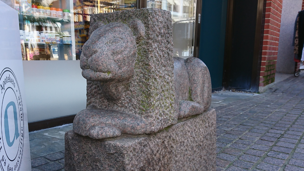 Statue af løve
