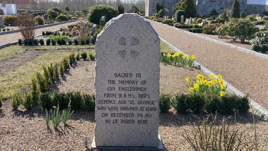 Sdr. Nissum Kirkegård - Mindesten over druknede søfolk fra HMS St. George og HMS Defence
