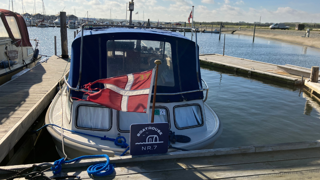Stay on a boat in Handbjerg Marina - alternative accommodation