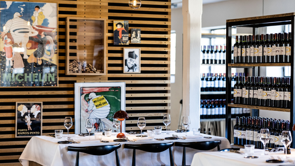 Et kig ind i restauranten