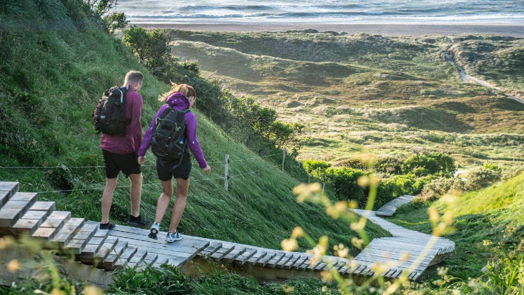 Par ved trappe i Svinkløv