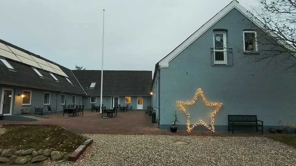 Guesthouse Hune_accommodation_outdoors