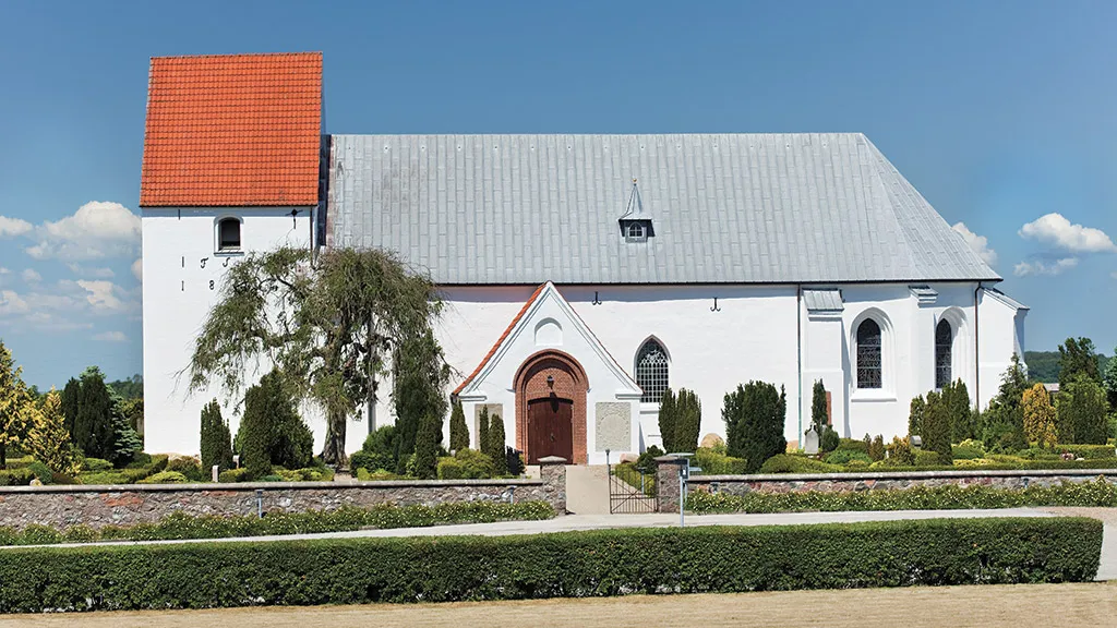 Stouby kirke og kirkegaard