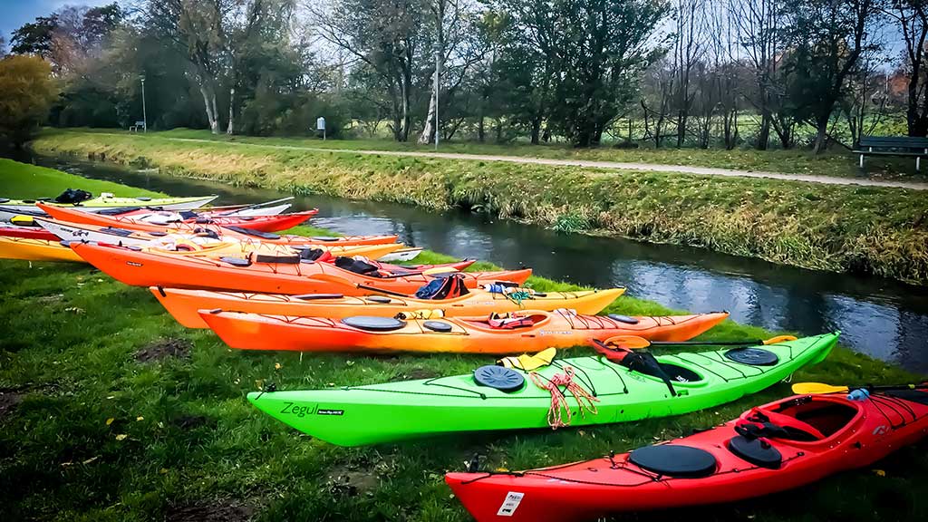 8 kajakker ved Gudenåen