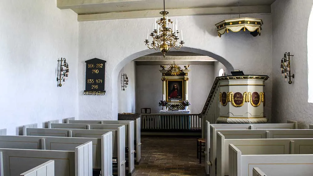 Kirkerummet i Hjarnø kirke